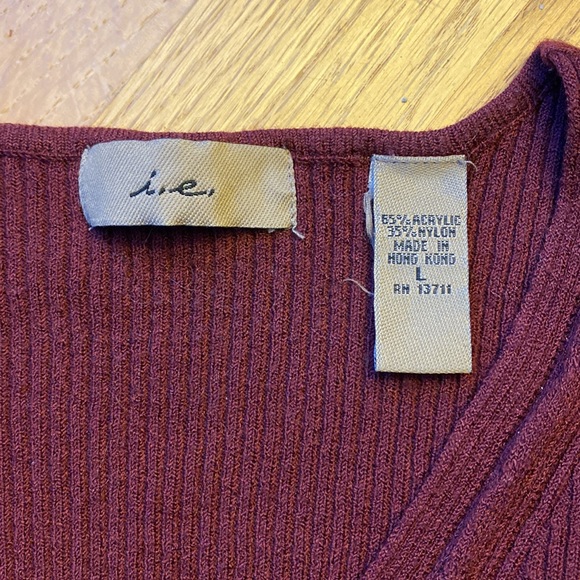 Maroon 3/4 Sleeve Sweater - Picture 2 of 3